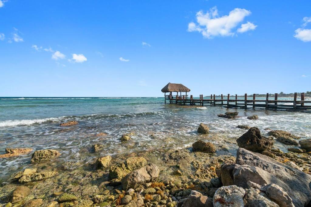 3 Bedroom Luxury Condo Next To Beach & Pools, Ac And Internet アクマル エクステリア 写真