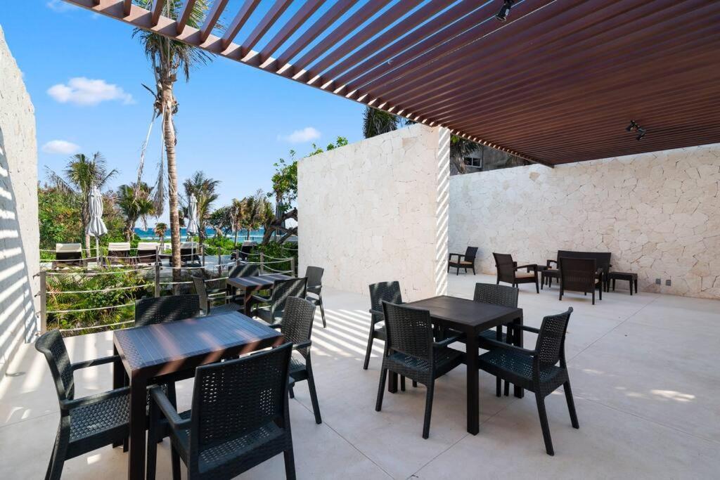 3 Bedroom Luxury Condo Next To Beach & Pools, Ac And Internet アクマル エクステリア 写真
