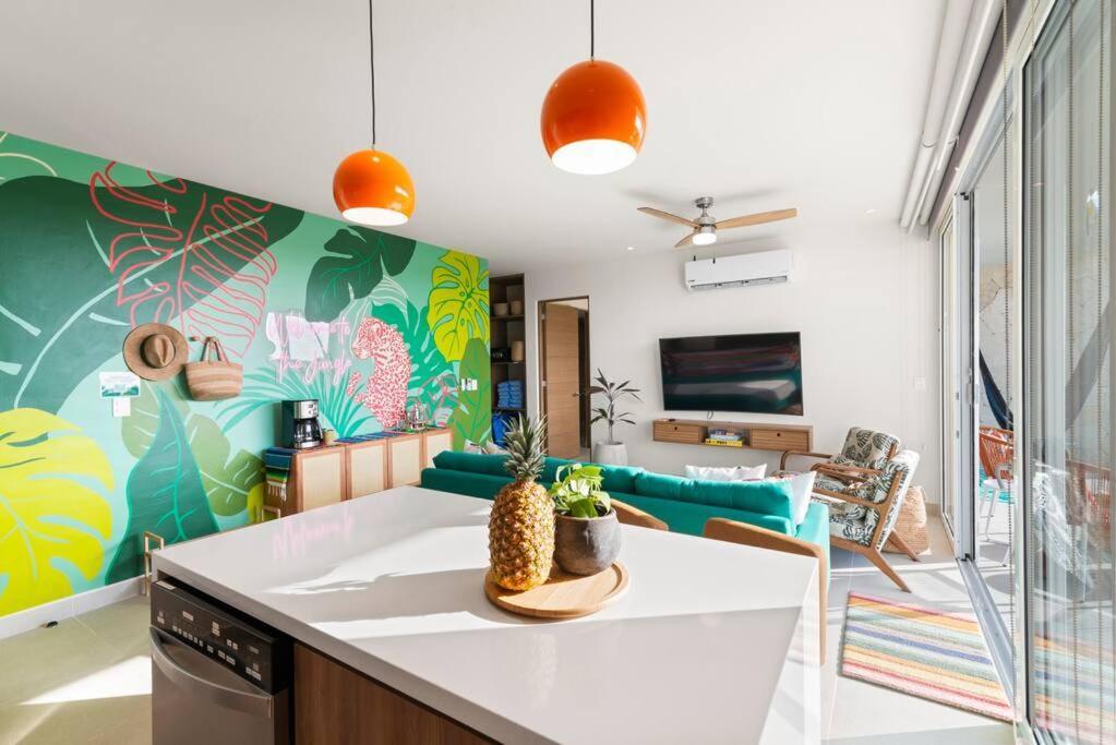 3 Bedroom Luxury Condo Next To Beach & Pools, Ac And Internet アクマル エクステリア 写真