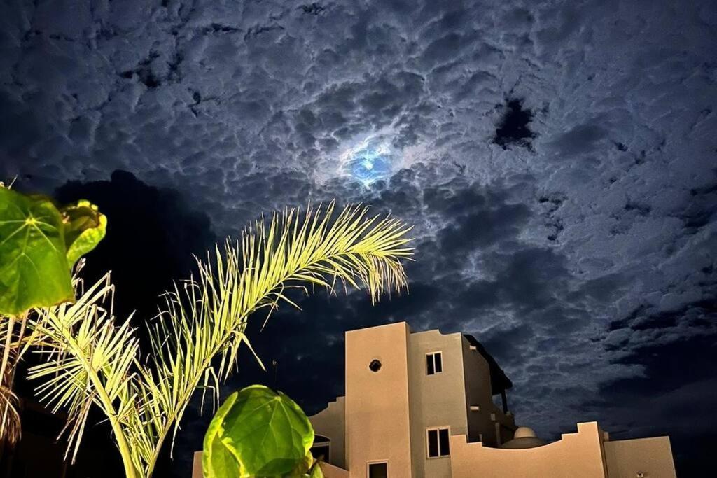 3 Bedroom Luxury Condo Next To Beach & Pools, Ac And Internet アクマル エクステリア 写真